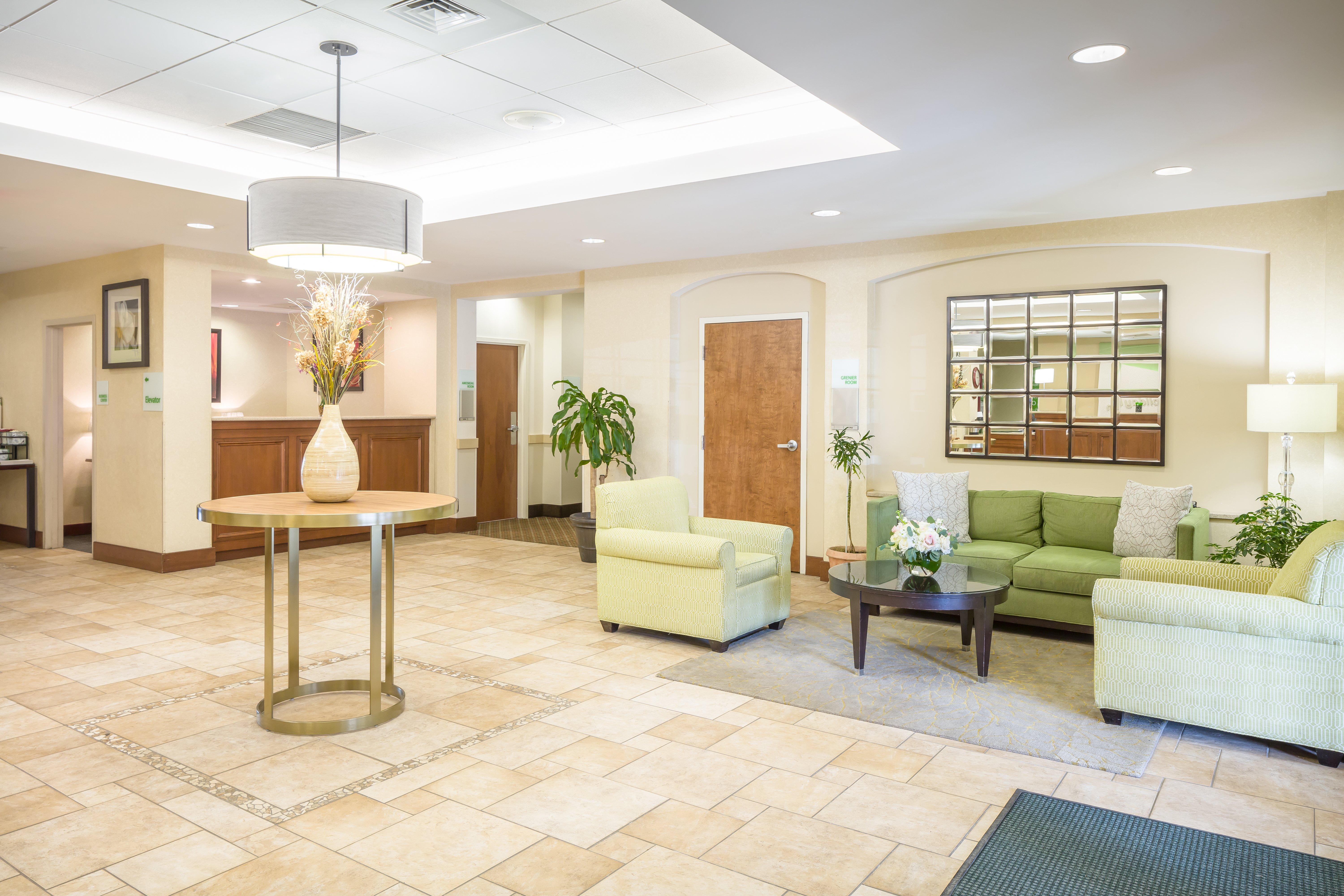 Hotel Airport By Ihg 3*
