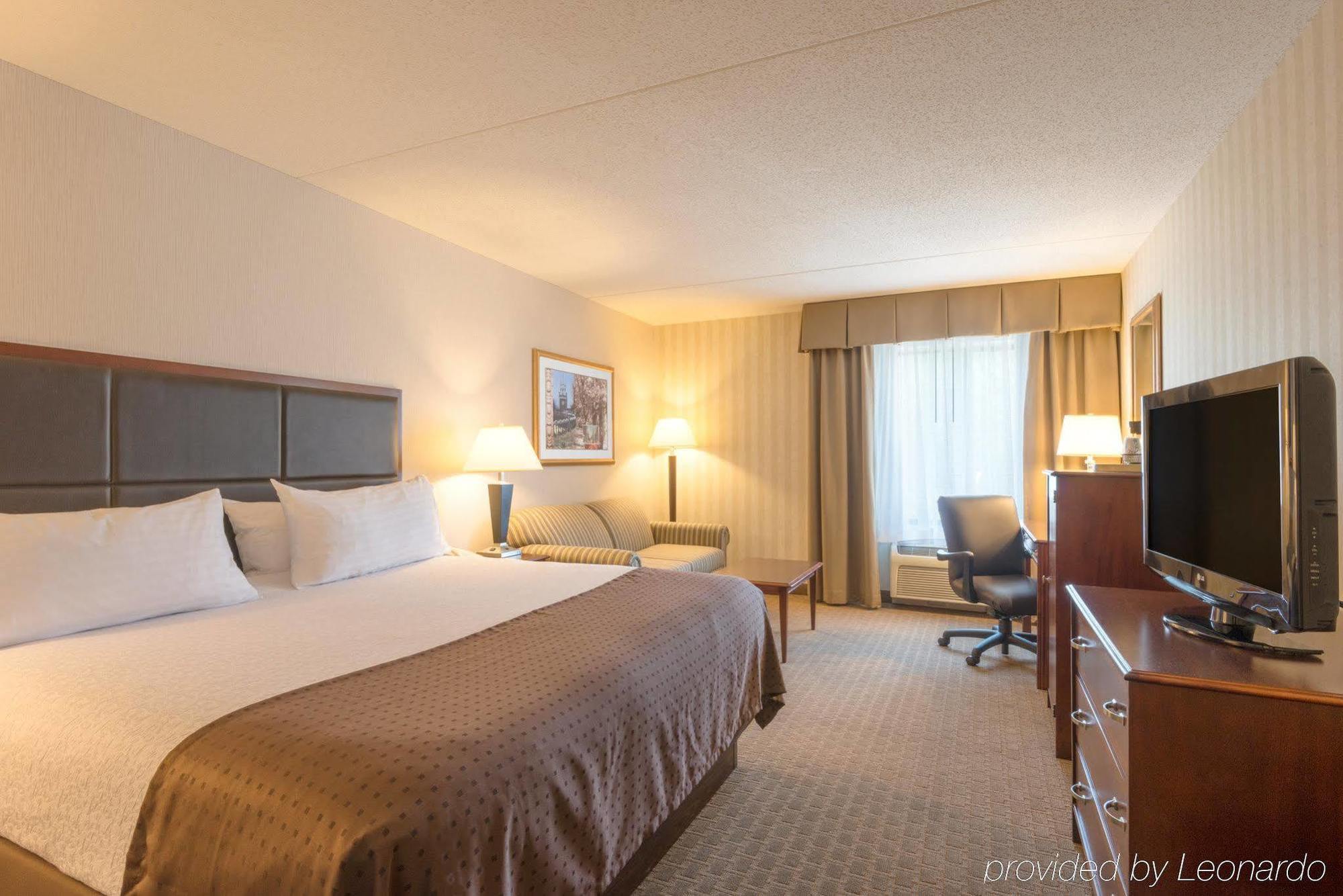 Airport By Ihg Hotel 3*